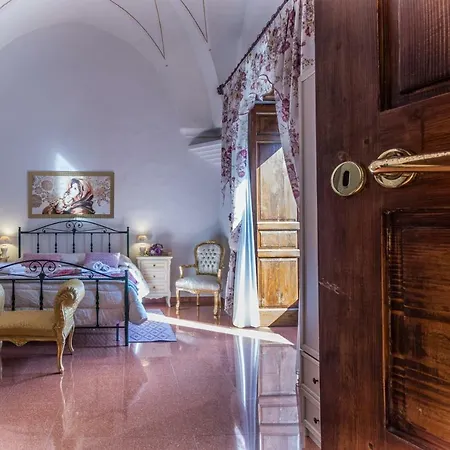 Palazzotto * Ostuni